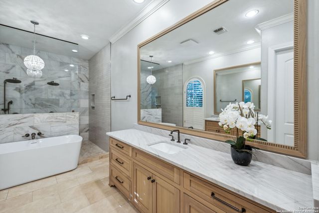 1005 Wiltshire, Terrell Hills, TX 78209