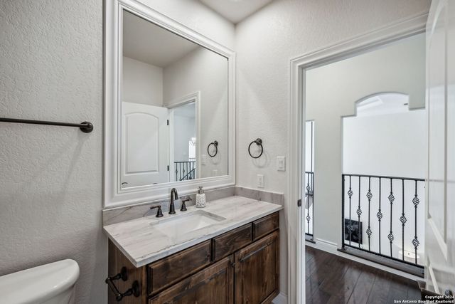 1005 Wiltshire, Terrell Hills, TX 78209