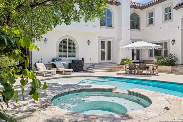 1005 Wiltshire, Terrell Hills, TX 78209