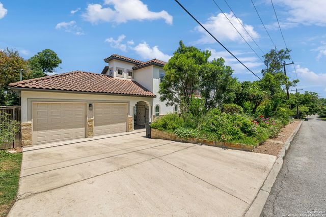 1005 Wiltshire, Terrell Hills, TX 78209