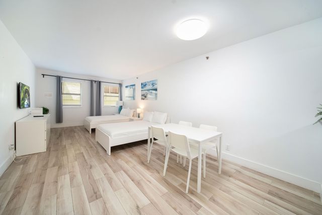 834 Ocean Drive 406, Miami Beach, FL 33139
