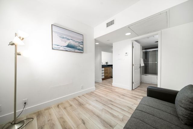 834 Ocean Drive 406, Miami Beach, FL 33139