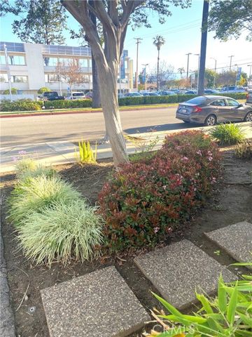 210 W College, Covina, CA 91723