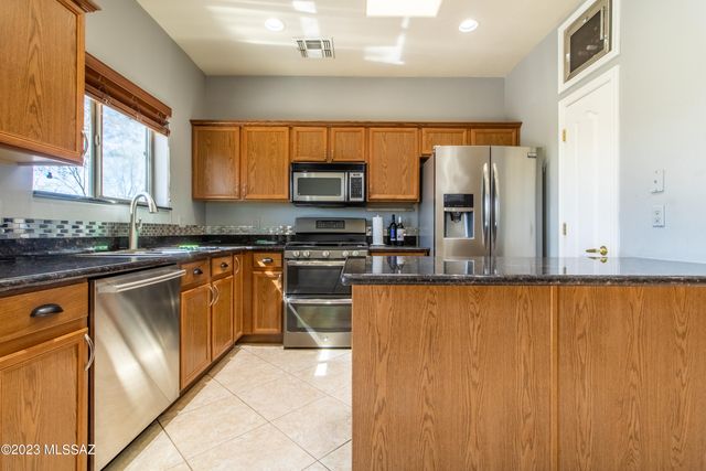 5529 N Silver Stream Way, Tucson, AZ 85704