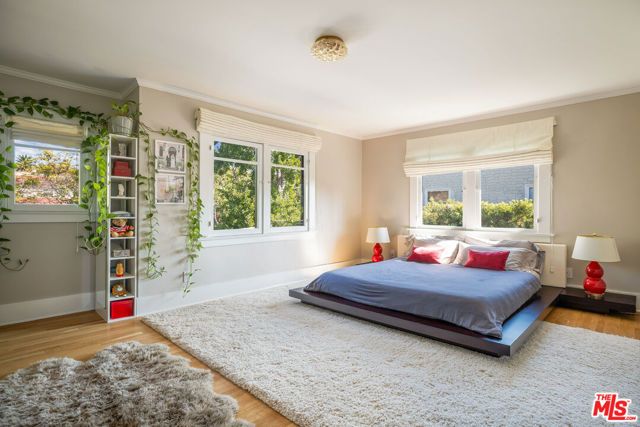 221 S St Andrews Place, Los Angeles, CA 90004