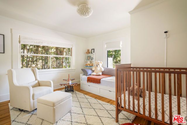 221 S St Andrews Place, Los Angeles, CA 90004