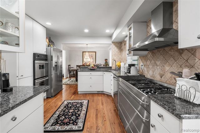 3325 Newgate Drive, Troy, MI 48084