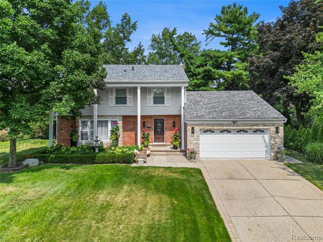 3325 Newgate Drive, Troy, MI 48084