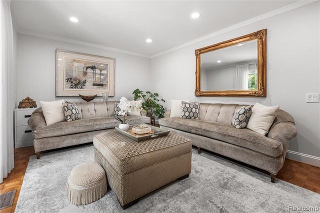 3325 Newgate Drive, Troy, MI 48084