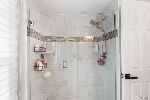 3325 Newgate Drive, Troy, MI 48084