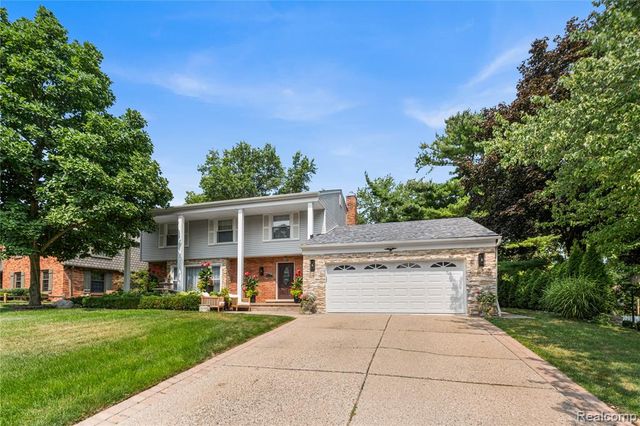 3325 Newgate Drive, Troy, MI 48084