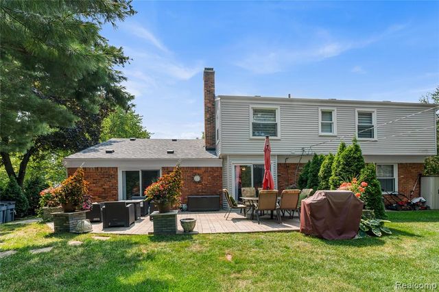 3325 Newgate Drive, Troy, MI 48084