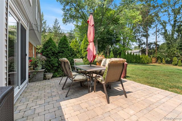 3325 Newgate Drive, Troy, MI 48084
