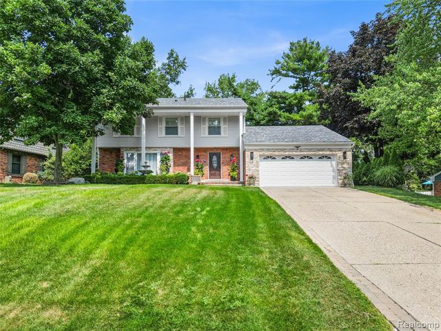 3325 Newgate Drive, Troy, MI 48084