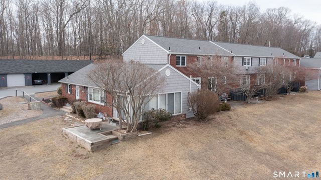86 Old Farms Lane 86, New Milford, CT 06776