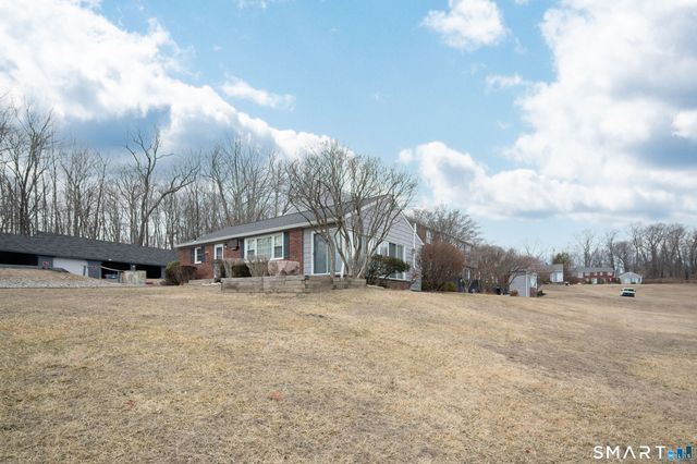 86 Old Farms Lane 86, New Milford, CT 06776