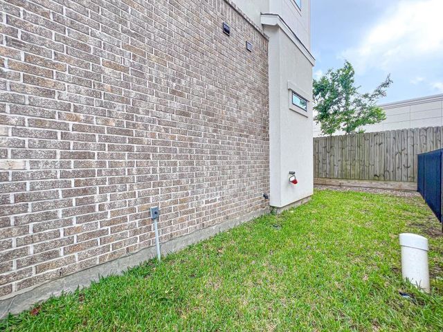 2122 Blalock Road A, Houston, TX 77080