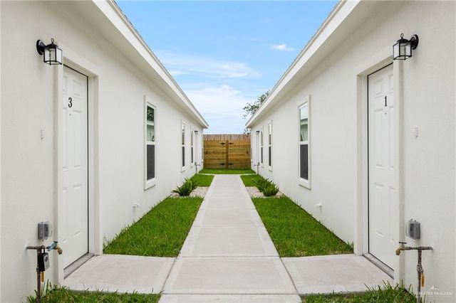 220 W Campeche Avenue, Alton, TX 78573