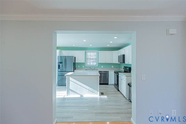 351 Lake Caroline Dr, Ruther Glen, VA 22546