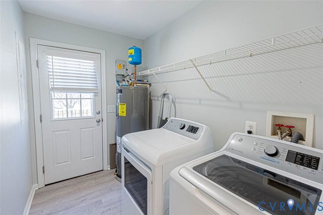 351 Lake Caroline Dr, Ruther Glen, VA 22546