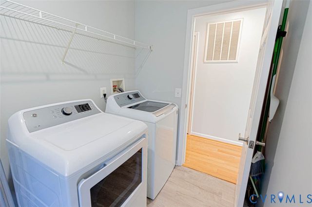 351 Lake Caroline Dr, Ruther Glen, VA 22546