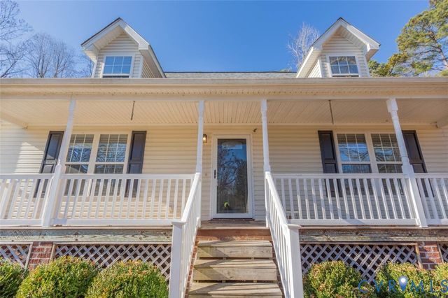 351 Lake Caroline Dr, Ruther Glen, VA 22546