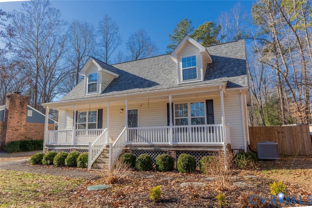 351 Lake Caroline Dr, Ruther Glen, VA 22546