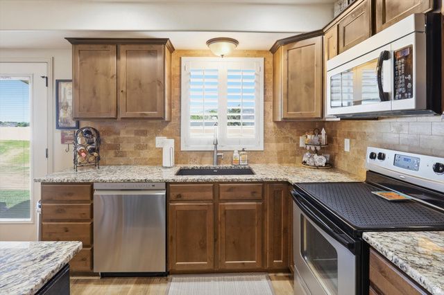 1830 W 5050 S, Roy, UT 84067