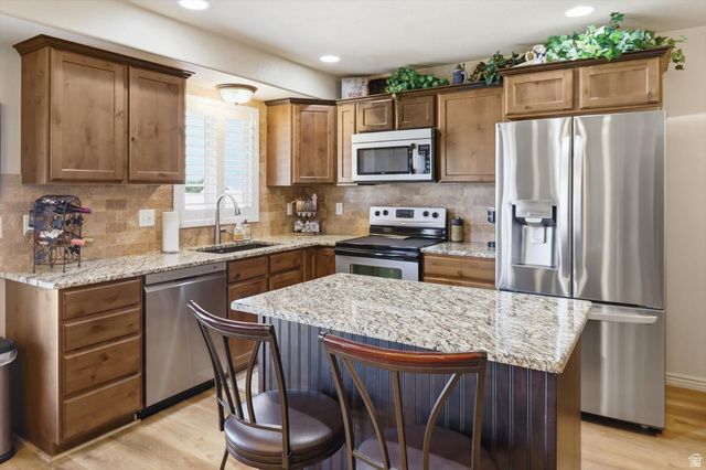 1830 W 5050 S, Roy, UT 84067
