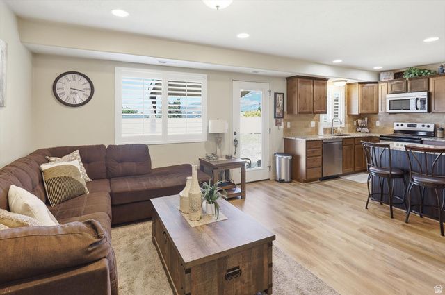 1830 W 5050 S, Roy, UT 84067