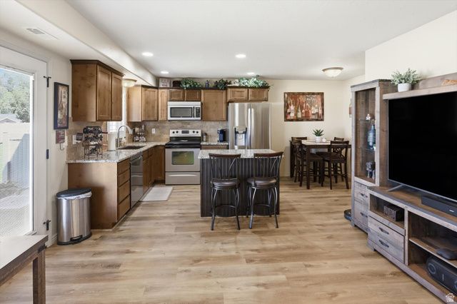 1830 W 5050 S, Roy, UT 84067
