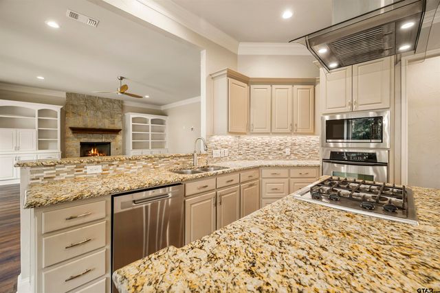 2317 Firestone Circle, Tyler, TX 75703
