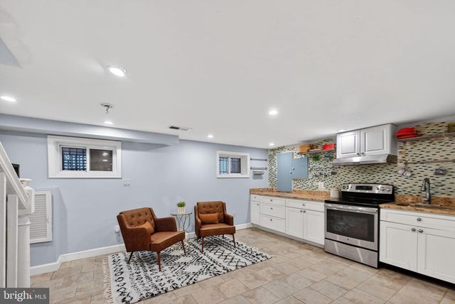 522 21ST ST NE, Washington, DC 20002