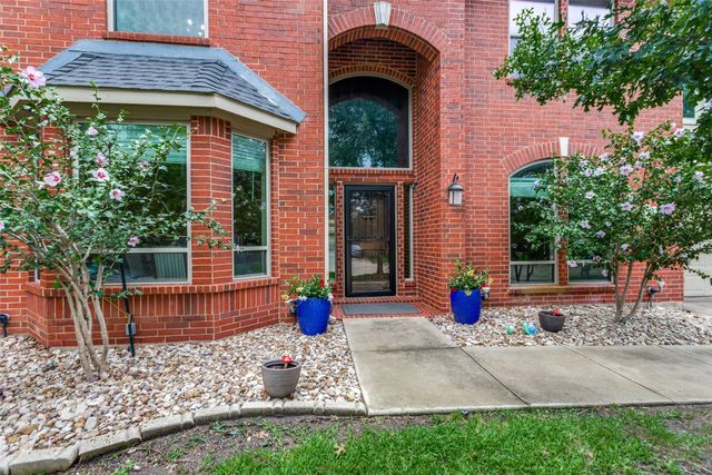 6707 Canyon Crest Drive, Fort Worth, TX 76132