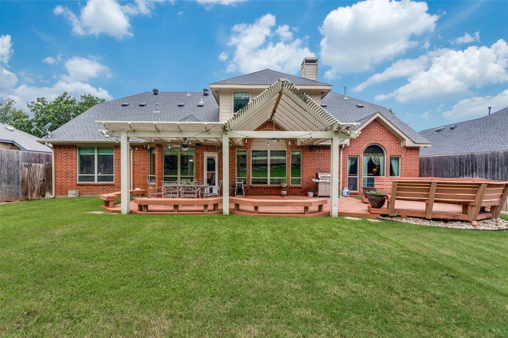 6707 Canyon Crest Drive, Fort Worth, TX 76132