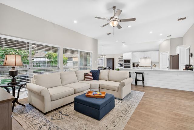 7208 Tour Trail, Benbrook, TX 76126