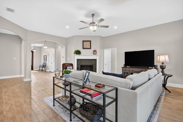 7208 Tour Trail, Benbrook, TX 76126