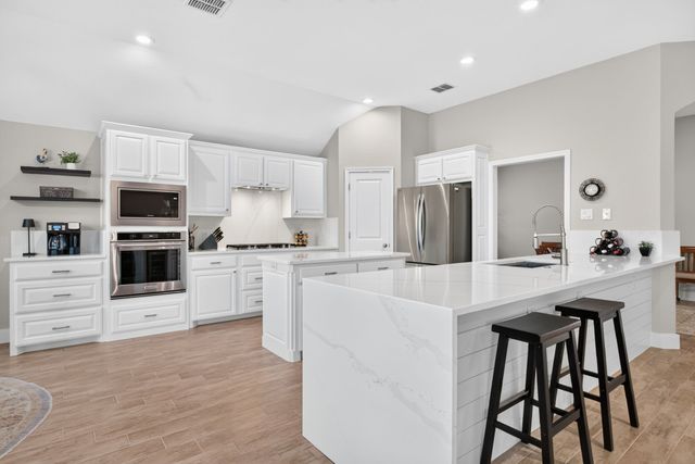 7208 Tour Trail, Benbrook, TX 76126