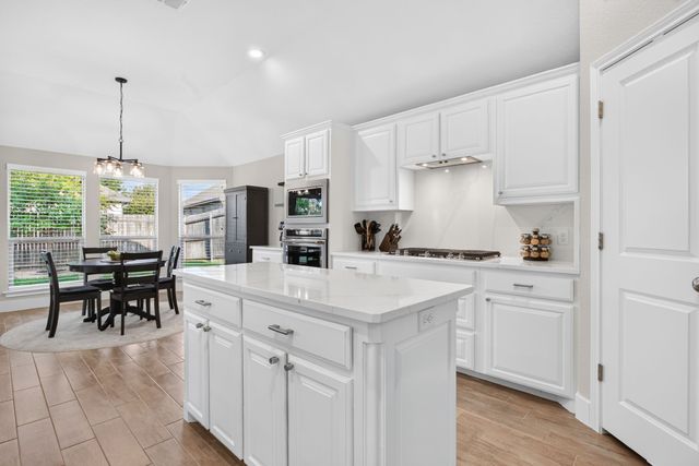 7208 Tour Trail, Benbrook, TX 76126