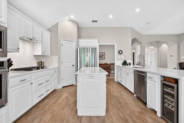 7208 Tour Trail, Benbrook, TX 76126