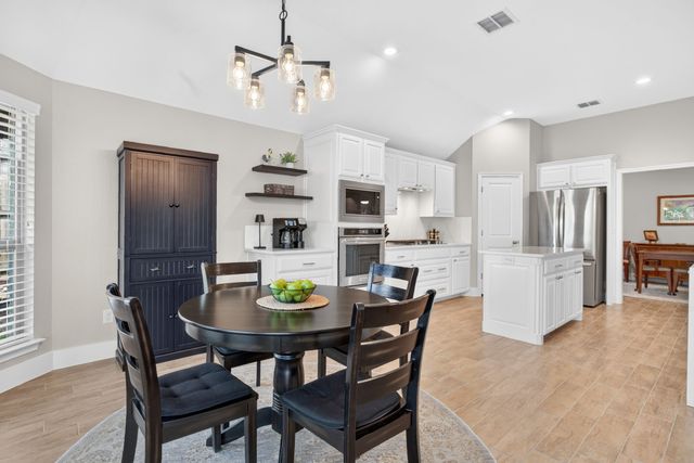 7208 Tour Trail, Benbrook, TX 76126