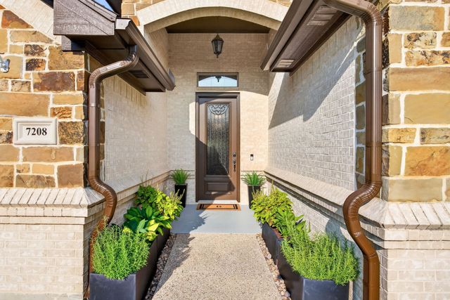 7208 Tour Trail, Benbrook, TX 76126