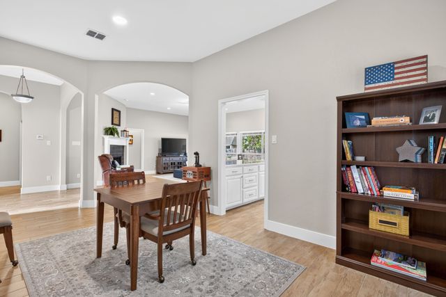 7208 Tour Trail, Benbrook, TX 76126
