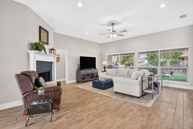 7208 Tour Trail, Benbrook, TX 76126