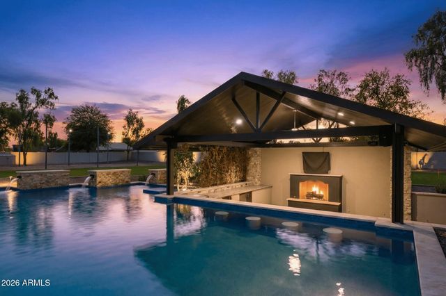 745 E JOHN HENRY Lane, Gilbert, AZ 85296