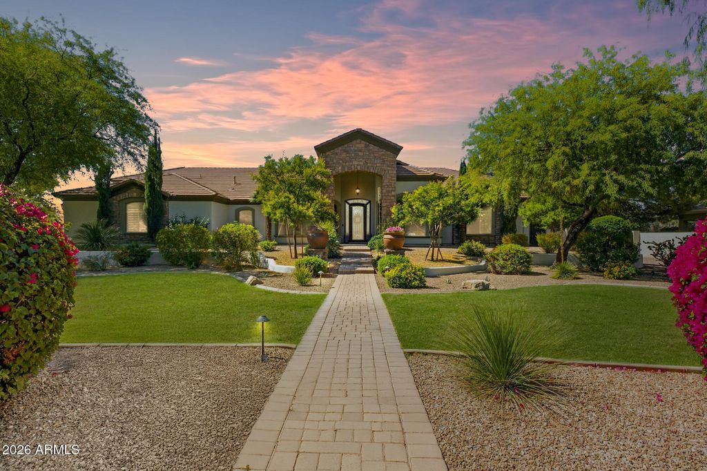 745 E JOHN HENRY Lane, Gilbert, AZ 85296