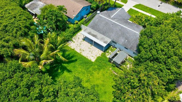 583 NW 12th Terrace, Boca Raton, FL 33486