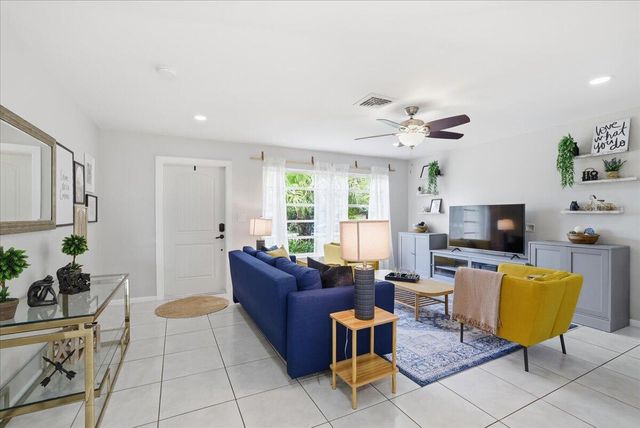 583 NW 12th Terrace, Boca Raton, FL 33486