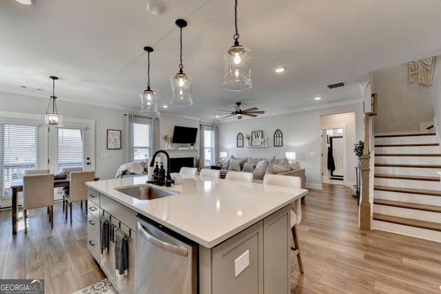 572 Redfish Way, Hoschton, GA 30548