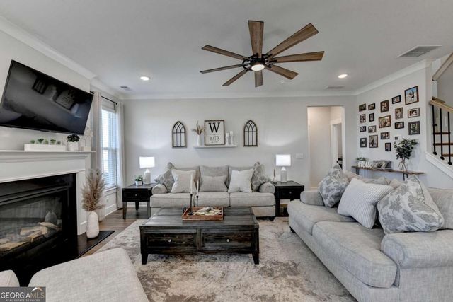 572 Redfish Way, Hoschton, GA 30548